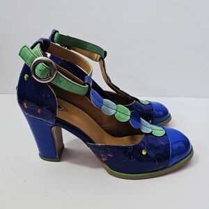 John Fluevog Attic Zelda T Strap Heels Size 9.5 Floral Applique Patent Leather